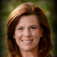 Jennifer Louis Headshot